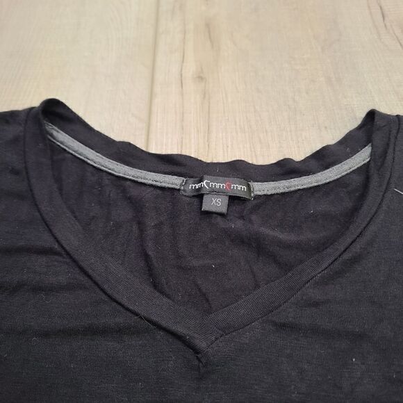 Basic V-Neck Black Tee Women's XS - Picture 4 of 4
